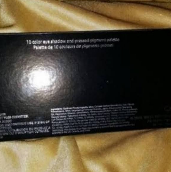 Violet Voss Essentials 2 Eyeshadow Palette - Picture 3 of 4